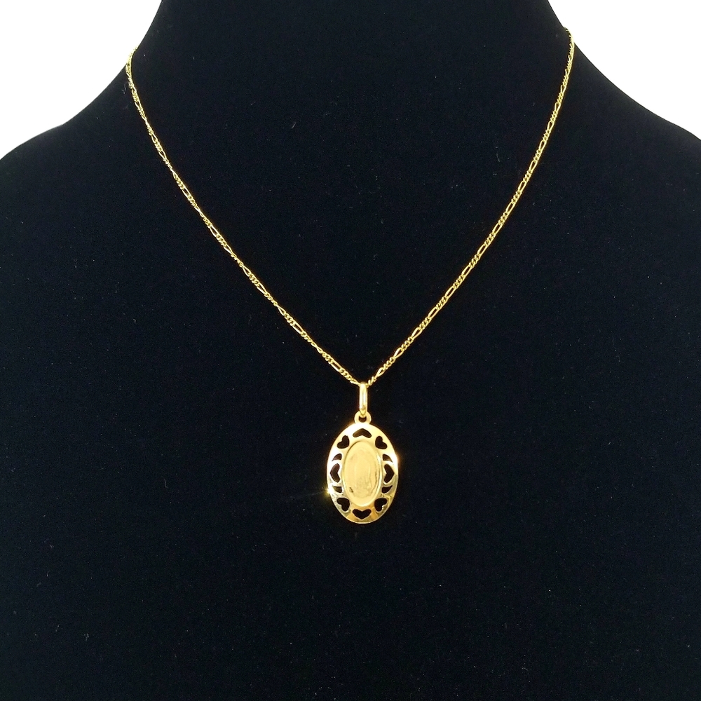 🌟 18K Gold Guadalupe pendant set